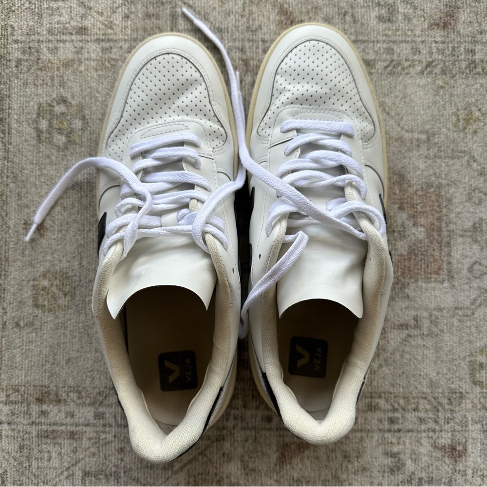 Veja V 10 Lace Up Sneaker sz 10 - Picture 6 of 9